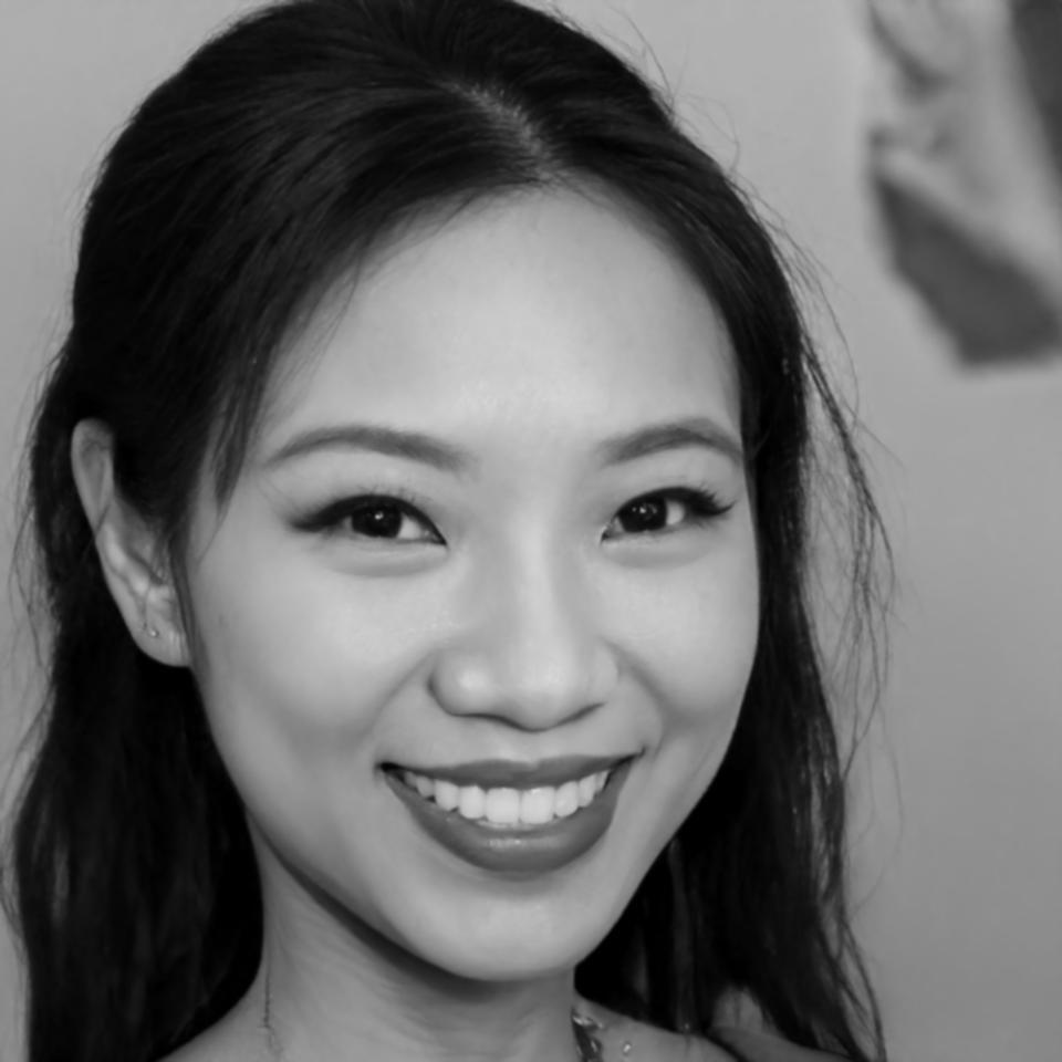 Valentina Rossi, instructora especializada en administración de servidores Linux y cloud computing